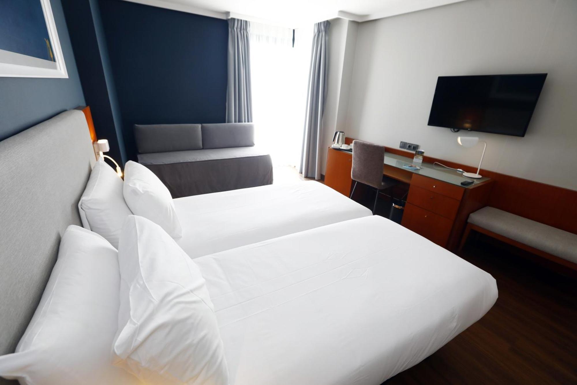Travelodge Madrid Coslada Aeropuerto Bagian luar foto