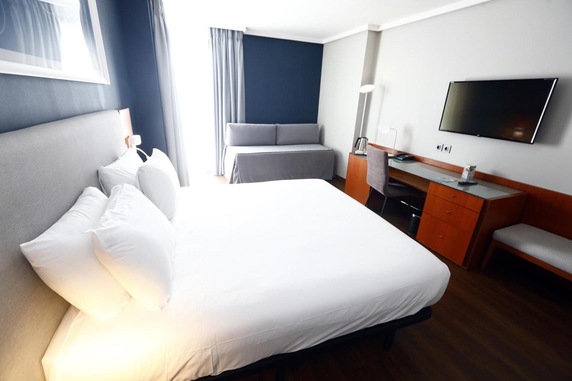 Travelodge Madrid Coslada Aeropuerto Bagian luar foto